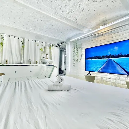 9 Mykonos , Balneotherapie - Espace Amenage Privatif Avec Lit Double * Tourcoing